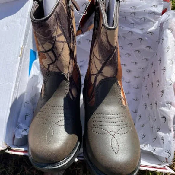 NIB Kids Deer Stags Camo Boots (11) M - Picture 2 of 5